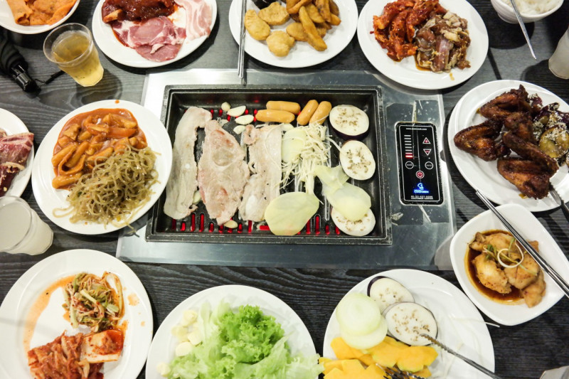 nếu muốn thưởng thức ẩm thực Hàn Quốc, bạn có thể trao niềm tin cho K BBQ.