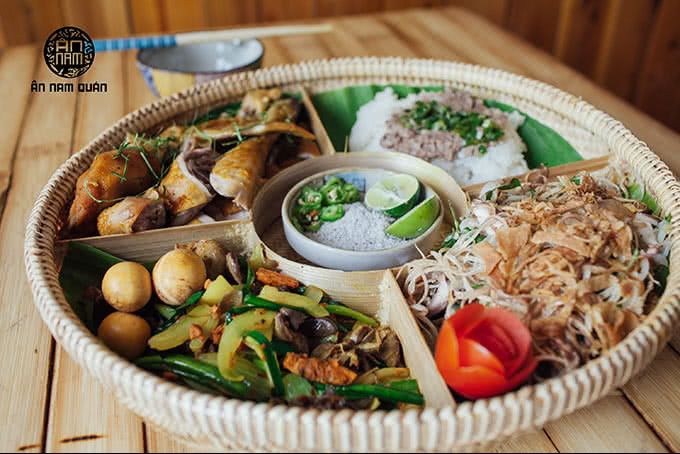Ân Nam Quán hệ thống nhà hàng ẩm thực miền Trung nổi tiếng Sài Gòn với đặc trưng ẩm thực Đà Nẵng