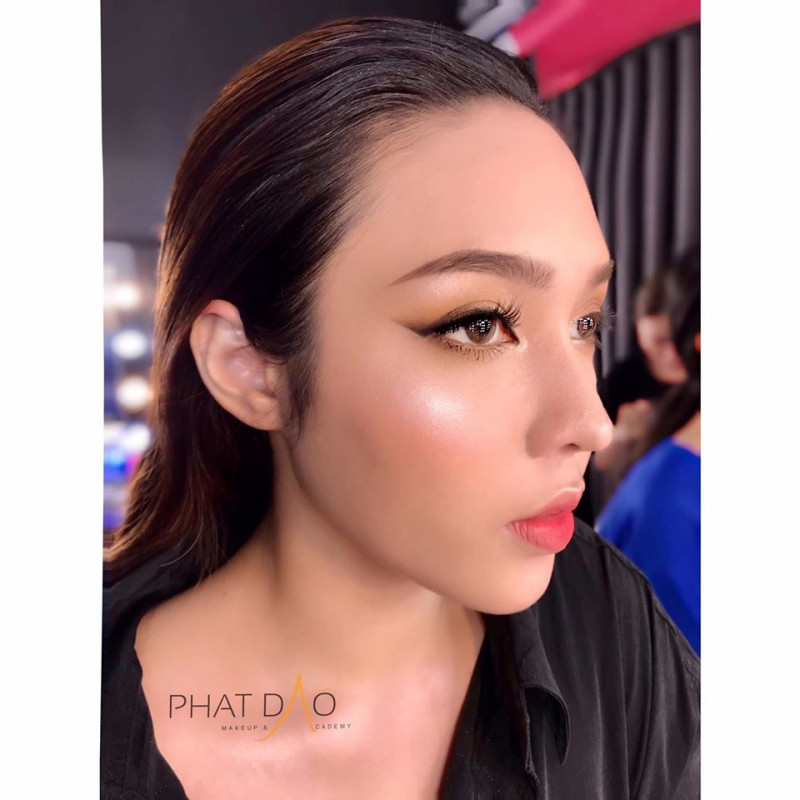 ﻿PhatDao MakeUp Store