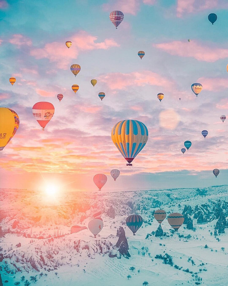 Ngắm thung lũng Cappadocia từ trên khinh khí cầu