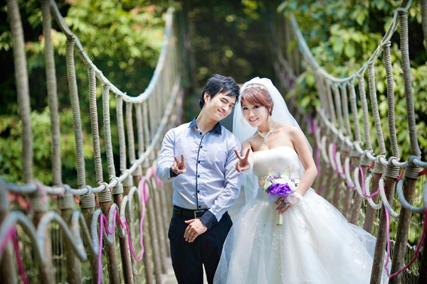 Chụp ảnh cưới tại cầu treo - Tam Đảo