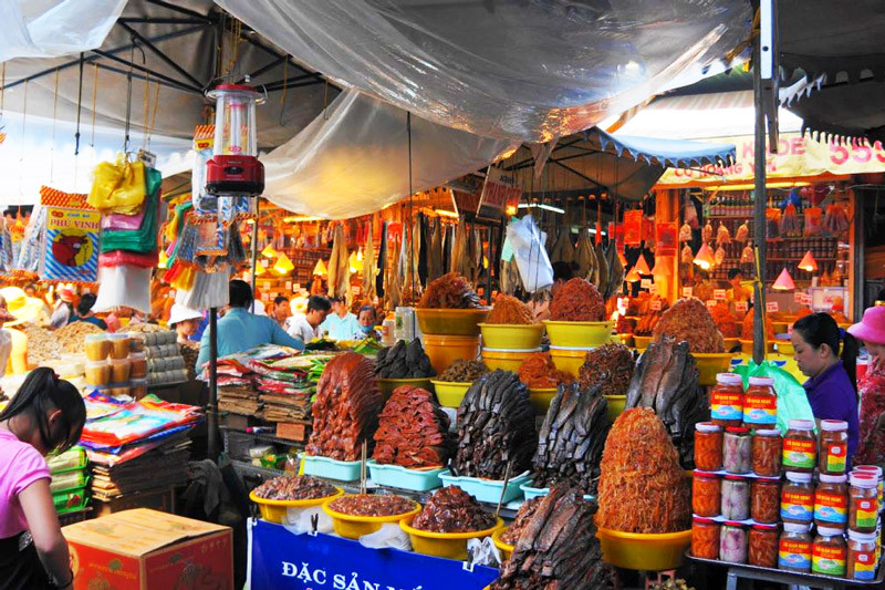 Những mặt hàng trù phú tại chợ Tịnh Biên