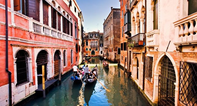 Chèo thuyền ngắm Venice