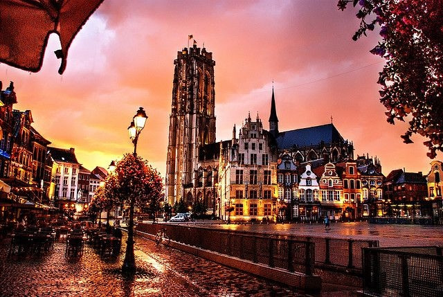 Thành phố Antwerp sang trọng, sầm uất nhưng không kém phần lãng mạn