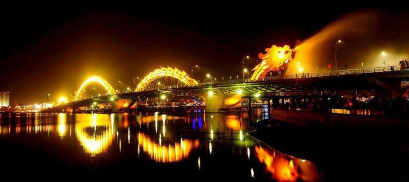 Cầu con rồng ở Đà Nẵng