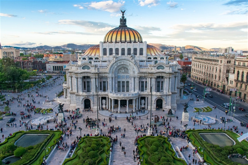 Thành phố Mexico được xây dựng trên những tàn tích của người Aztec cổ