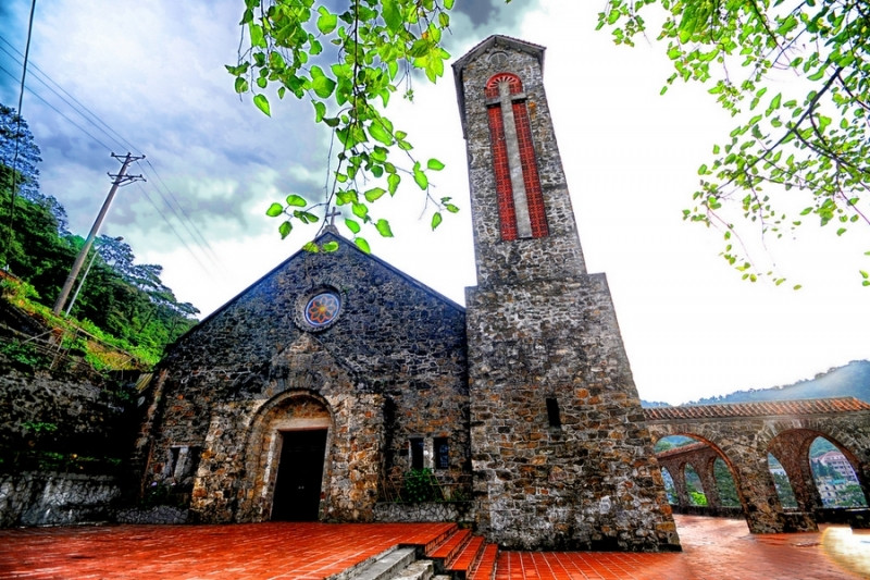 Nhà thờ đá cổ ở Tam Đảo