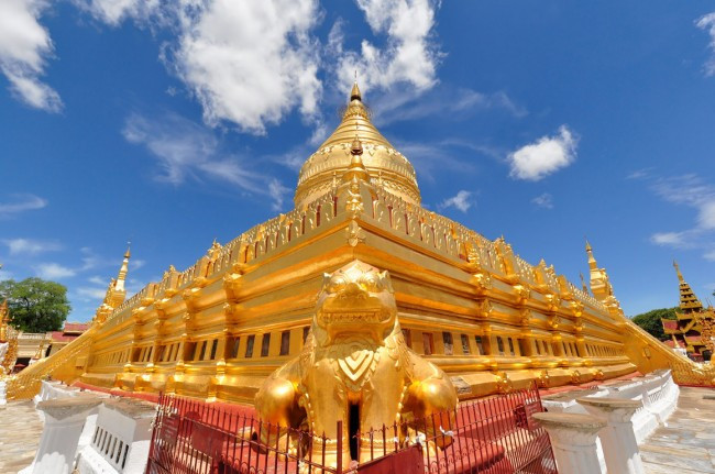 Chùa vàng Shwezigon là một trong những địa điểm du lịch nổi tiếng nhất ở Myanmar
