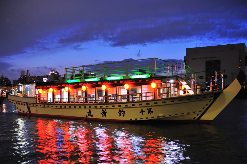 Du thuyền Yakatabune trên sông Sumida, Tokyo