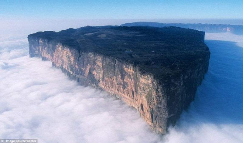 Núi Tepui có độ cao vượt trên cả những tầng mây