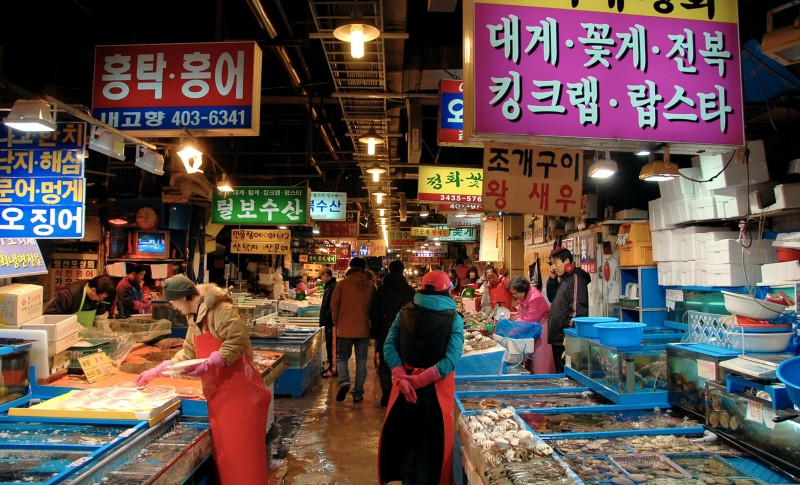 Khu chợ hải sản ở Itaewon.