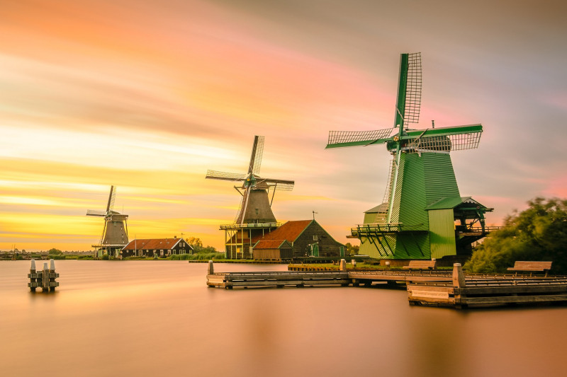 The Old Windmills of Kinderdijk - Với những chiếc cối xay gió truyền khổng lồ đầy sáng tạo