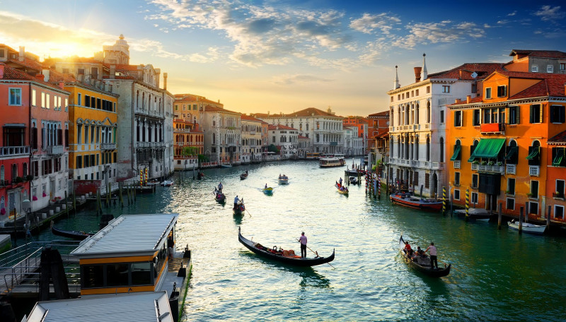 Venice nổi tiếng thế giới với hệ thống kênh đào ngay trong lòng thành phố