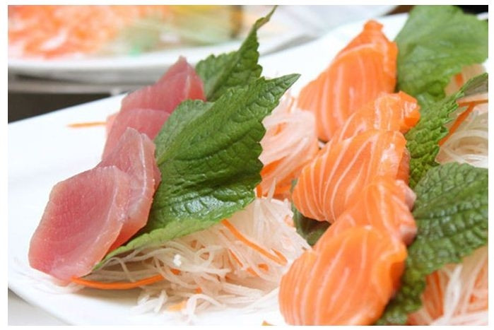 Sashimi cá hồi - món quà độc đáo từ xứ sở hoa anh đào