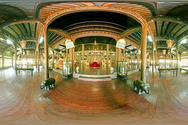 Điện Long An (Bảo tàng mĩ thuật Huế) - Cung điện đẹp nhất trong hoàng thành