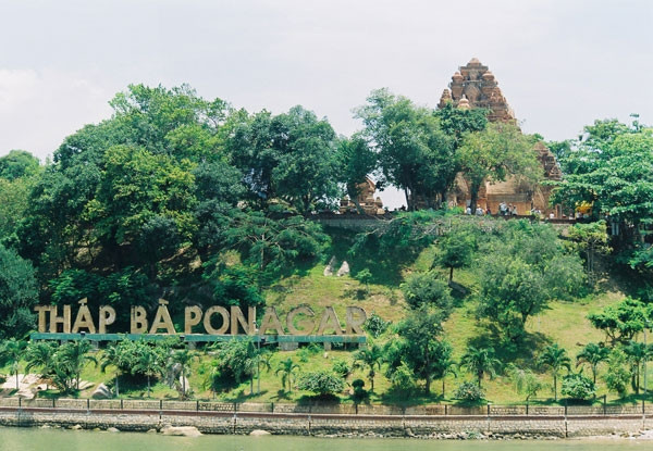 Du lịch tháp bà Ponagar