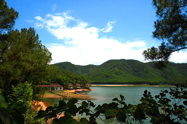 Khu du lịch sinh thái hồ Trại Tiểu