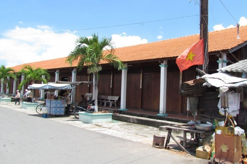 Một góc quần thể nhà lớn Long Sơn