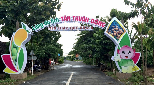 Làng du lịch Tân Thuận Đông