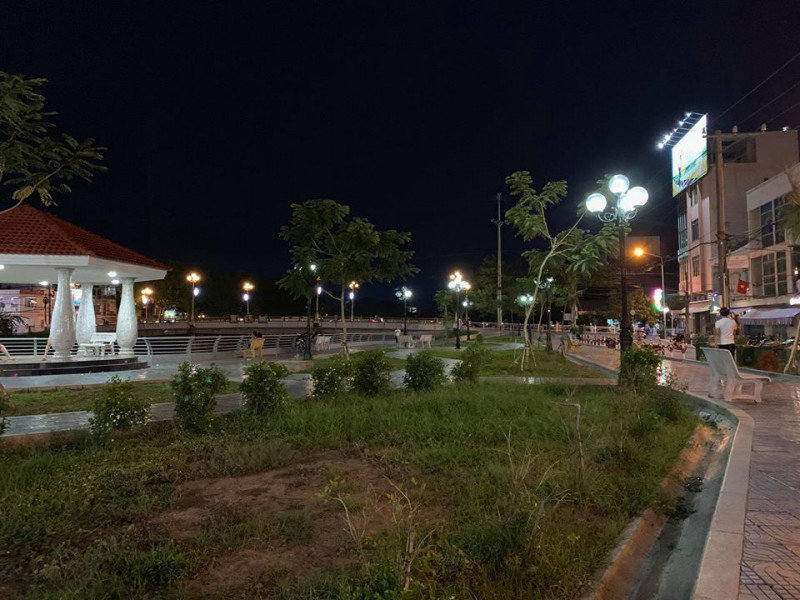 Công viên Hai Bà Trưng về đêm