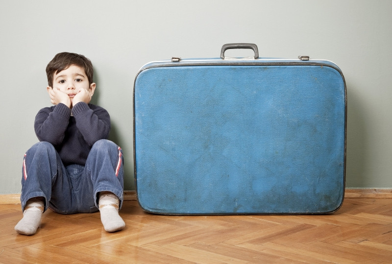 Cùng trẻ sắp xếp hành lý trước mỗi chuyến đi