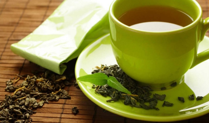 Trà xanh chứa rất nhiều chất xơ, bạn nên uống một ly trà xanh mỗi ngày để thanh lọc cơ thể, loại bỏ độc tố, và có vóc dáng hoàn hảo.