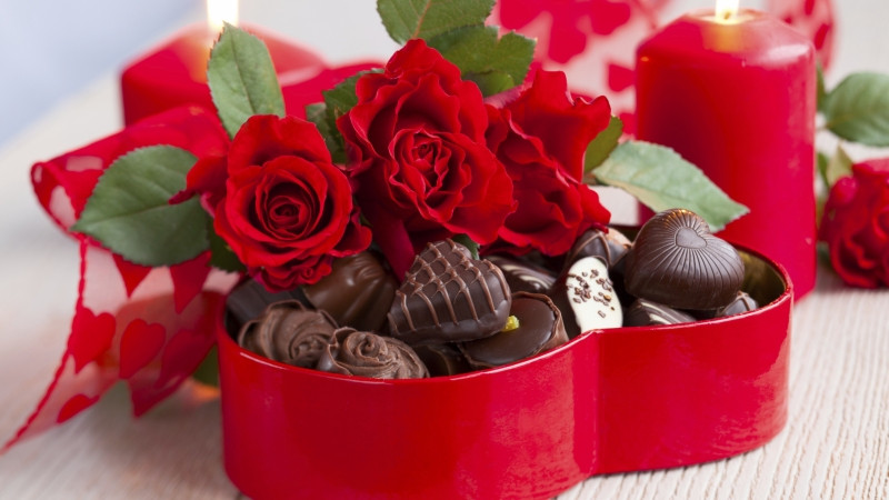 Sôcôla và hoa hồng biểu tượng cho tình yêu