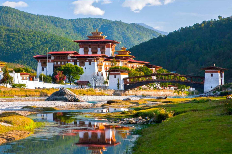 Bhutan chỉ có duy nhất một sân bay quốc tế.