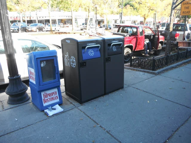 Ở Mỹ có nhiều thùng rác công cộng