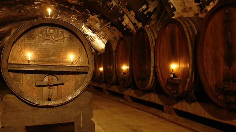 Nước Pháp có rất nhiều nhà sản xuất rượu vang nổi tiếng thế giới