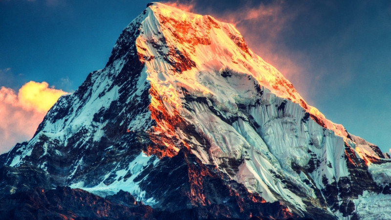 Everest - đỉnh núi cao nhất châu Á