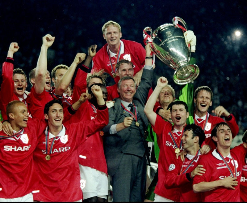 Chiếc cúp vô địch thần kỳ của Manchester United năm 1999