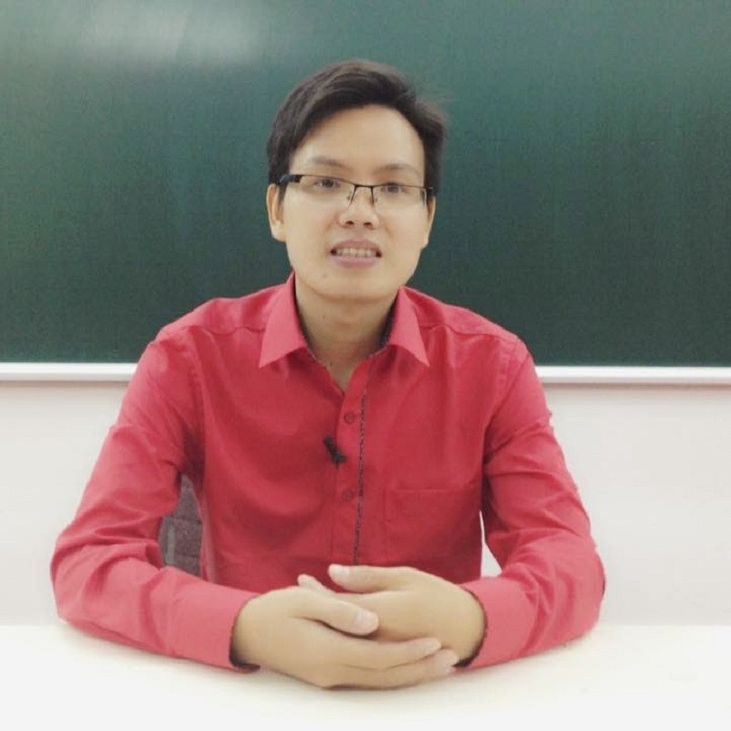 Chuyên gia ôn thi trực tuyến môn Vật lý - Thầy Đặng Việt Hùng.