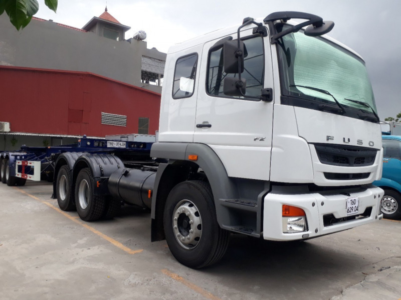 xe đầu kéo Fuso