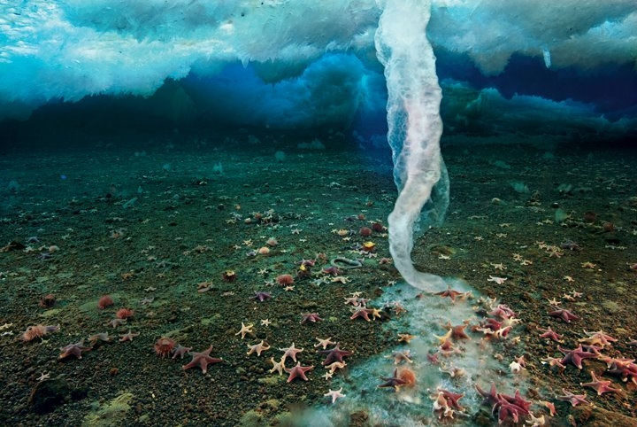 Xoáy nước băng là một hiện tượng hiếm thấy trên đại dương