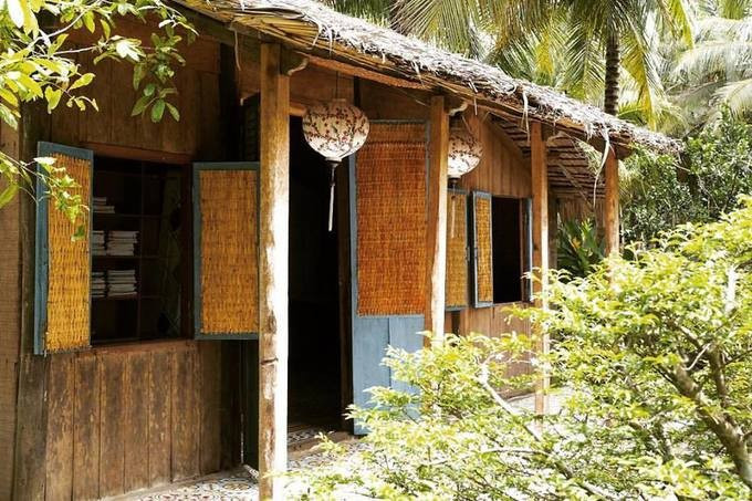 Đến Cocohut Homestay bạn như được về quê, về quê để bắt ốc, hái rau, nhổ khoai, nấu ăn