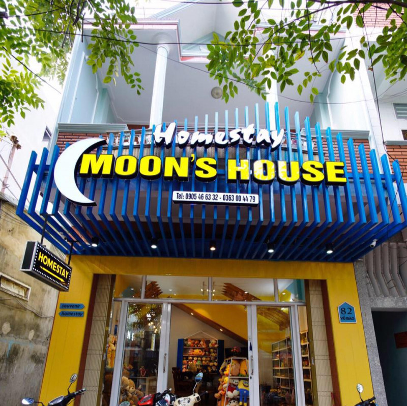 Moon Homestay & Souvenir