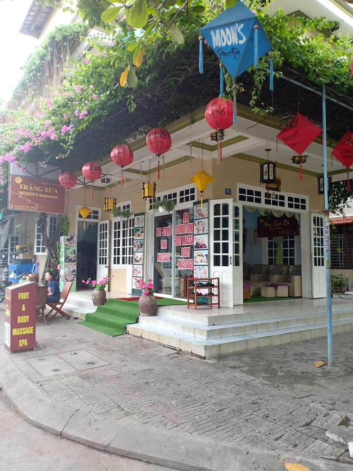 Moon's Homestay and spa Hoi An
