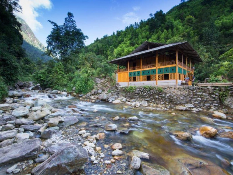 Nam Cang Riverside Lodge - một homestay mang kiến trúc hiện đại ở làng Nam Cang.