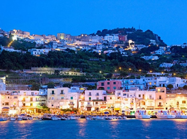 Capri xứng đáng với tên gọi viên ngọc sáng giá của Ý