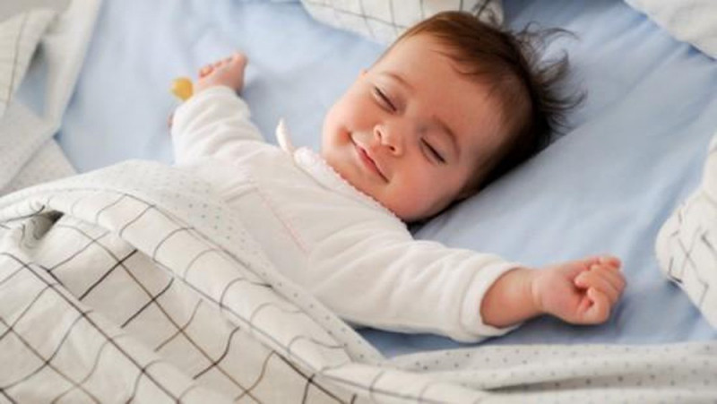 BabyRub Little Colds giúp bé thư giãn và có giấc ngủ ngon