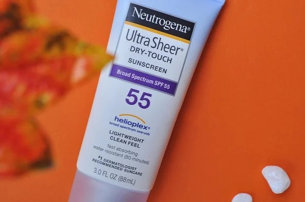 Neutrogena Ultra Sheer Dry Touch Sunscreen Broad Spectrum SPF 55