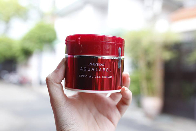 Kem dưỡng Shiseido Aqualabel Special Gel Cream màu đỏ