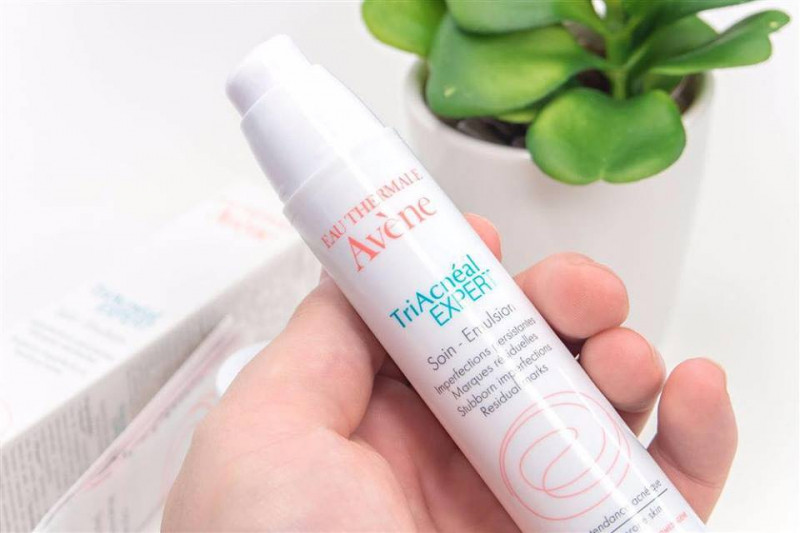 Kem đặc trị mụn Avène Triacneal Expert Emulsion