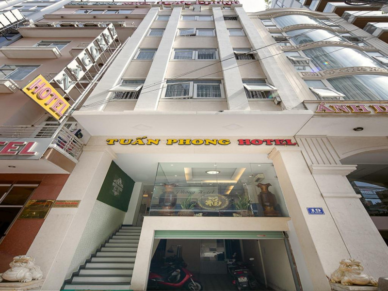 Khách sạn Tuấn Phong