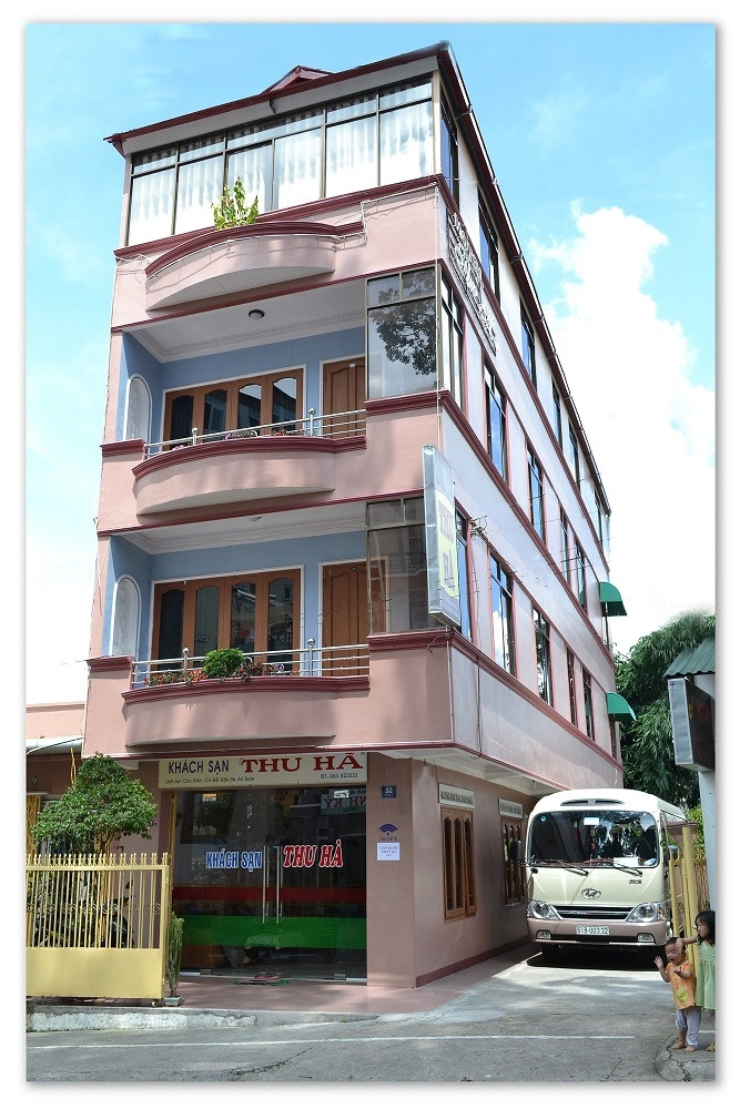 Khách sạn Thu Hà tọa lạc ở 32 Phan Bội Châu, Đà Lạt
