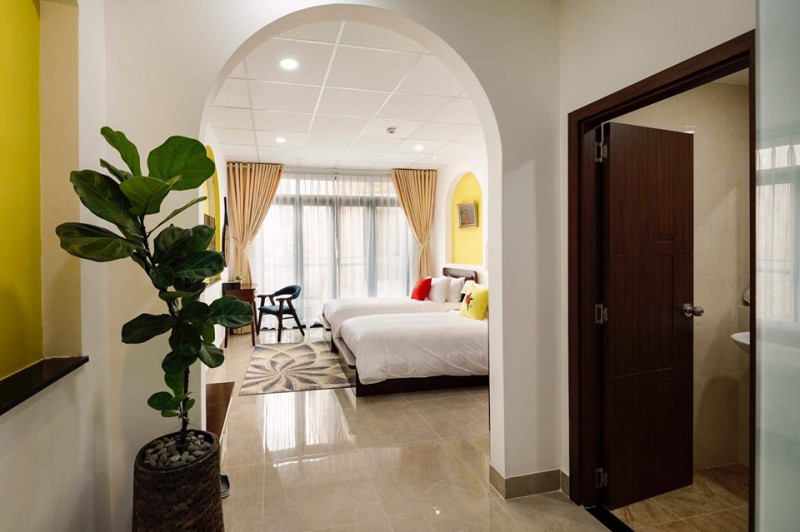 Khách sạn Chez Mimosa như một lâu đài trắng giữa lòng Sài Gòn