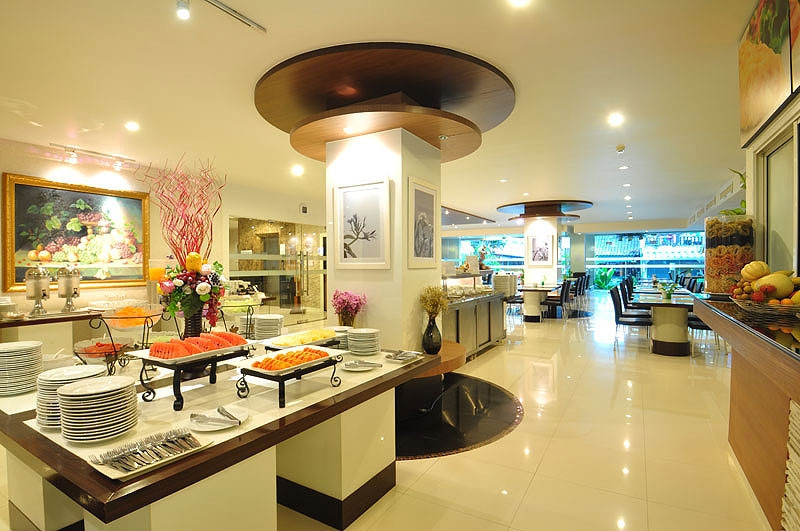 Flipper House Hotel sở hữu nhà hàng cung cấp đồ ăn mang đậm màu sắc Thái Lan