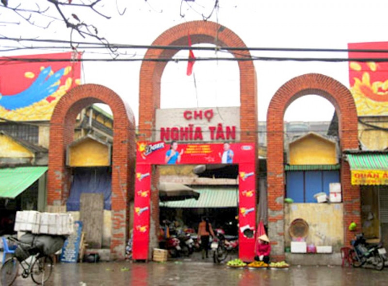 Cổng khu chợ Nghĩa Tân