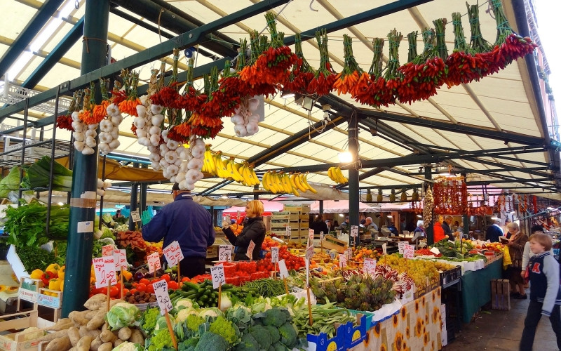 Các loại thực phẩm tươi ngon ở chợ Rialto